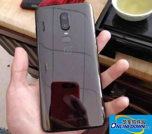 继华为、OPPO、vivo，又1款国产刘海屏手机出现，刘海屏已经泛滥