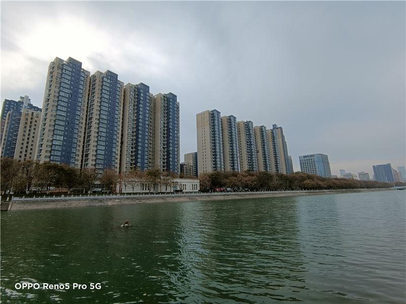 OPPO Reno5 Pro值得入手吗 OPPO Reno5 Pro手机全方位评测_手机评测_手机学院_本站