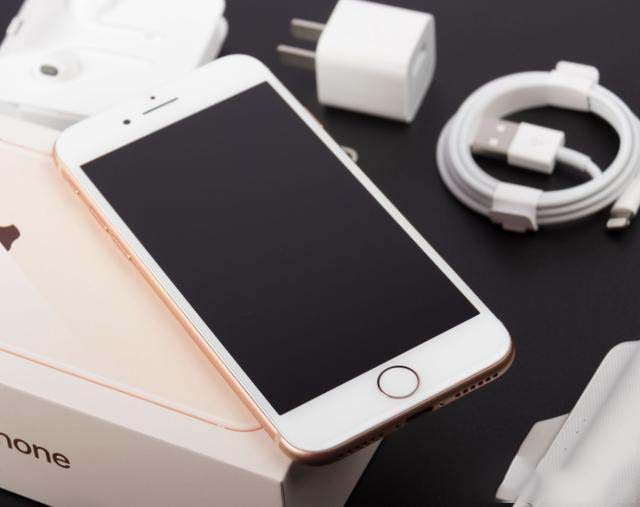 OPPO Reno和iPhone8哪款好 OPPO Reno和iPhone8手机对比评测_手机评测_手机学院_本站