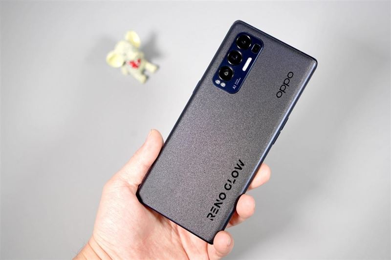OPPO Reno5 Pro+值得入手吗 OPPO Reno5 Pro+手机全方位评测_手机评测_手机学院_本站