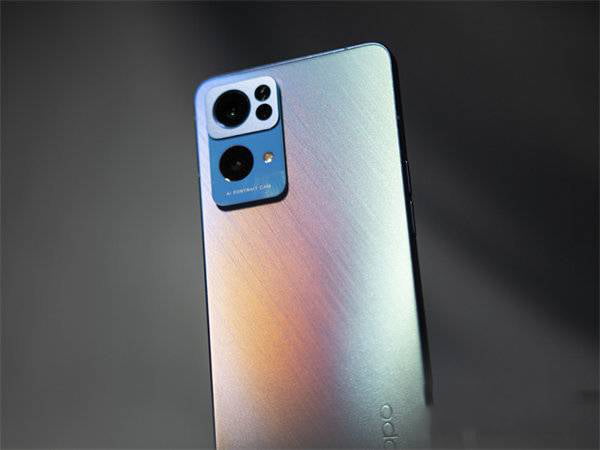 OPPOReno7Pro对比iqoo8哪款更值得入手_手机评测_手机学院_本站