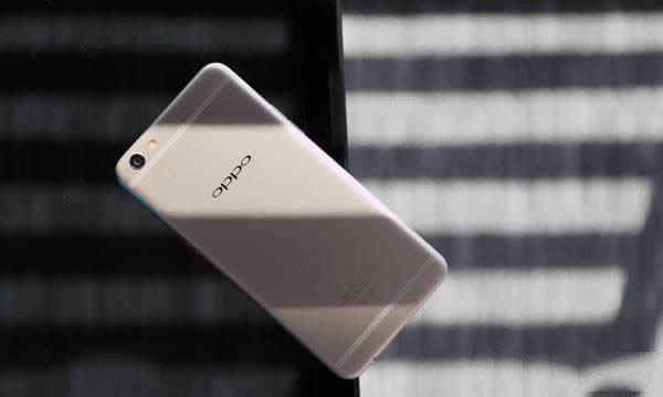 oppo r9s plus安兔兔跑分多少？ 