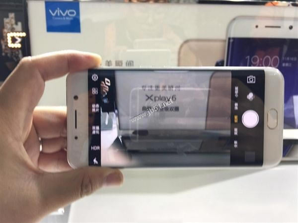 vivoxplay6与vivox9splus买哪一个好？vivox9splus与vivoxplay6详细区别对比评测