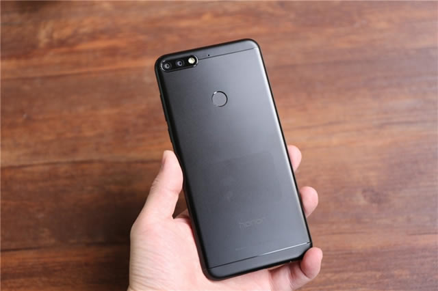 荣耀畅玩7C值得买吗?荣耀畅玩7C评测