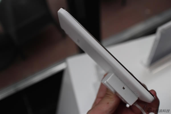 ��Ϊ��ҫ����4���Ű淢����4G˫����799Ԫ