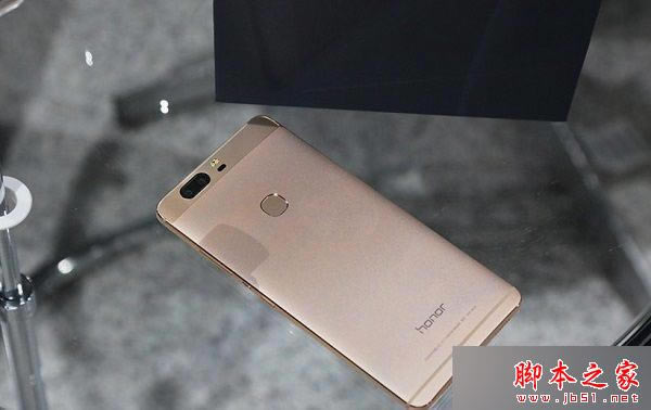 华为荣耀8和v8哪个更值得入手?华为荣耀v8和荣耀8全面区别对比深度评测_手机评测_手机学院_本站