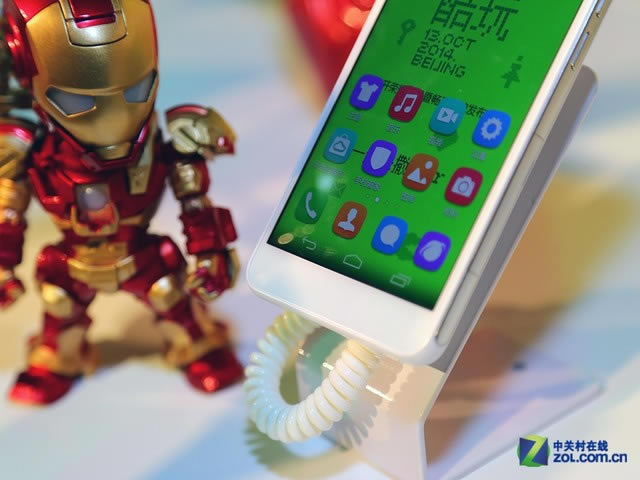 ��Ϊ��ҫ6�������õ���5Ӣ��1080p��1920*1080���أ�JDI��Ļ