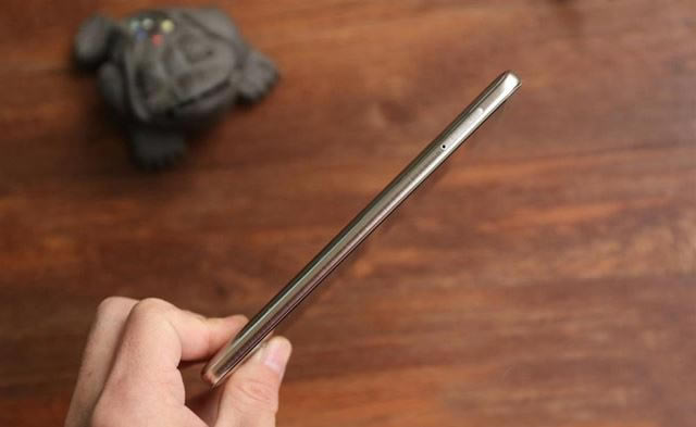 ΪMate10ôװ/忨ΪMate10ֻSIMװͼĽ̳ 