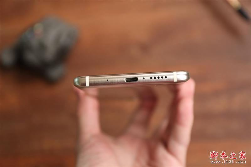 国产最强旗舰!HUAWEI Mate 10首发评测:插根线秒变PC