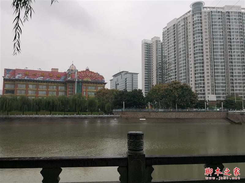 国产最强旗舰!HUAWEI Mate 10首发评测:插根线秒变PC