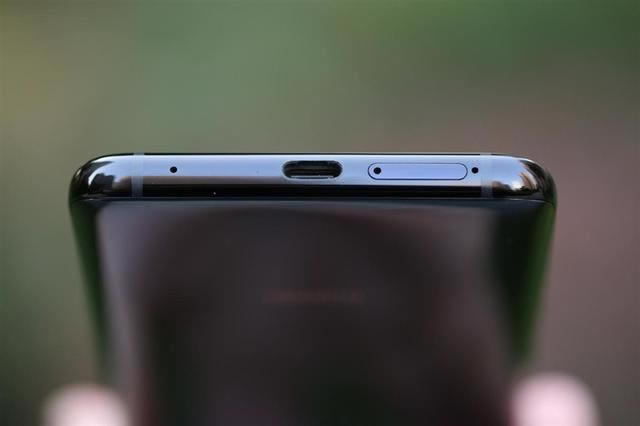 华为Mate20 Pro做工怎么样 华为Mate20 Pro拆机图解评测_手机评测_本站