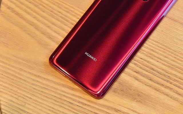 ��ΪMate20 Pro��ٺ�/���������ͨ������ԱȽ���_��׿�ֻ�_�ֻ�ѧԺ_��վ
