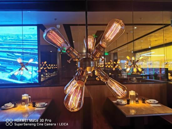 华为Mate30 Pro全面对比苹果iPhone 11 Pro 哪一款更值得买_手机评测_手机学院_本站