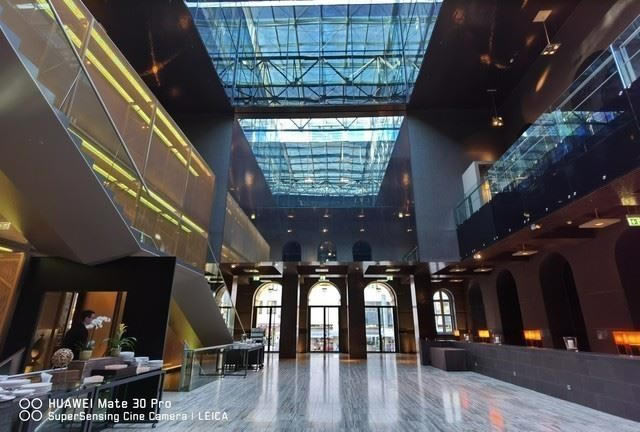 华为Mate30手机5G版与4G版有什么区别 5G版和4G版对比介绍_手机评测_手机学院_本站