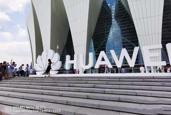 ��ΪMate30Pro�������غ�AI���ղٿغò����� ��ΪMate30Proʹ������_��׿�ֻ�_�ֻ�ѧԺ_��վ