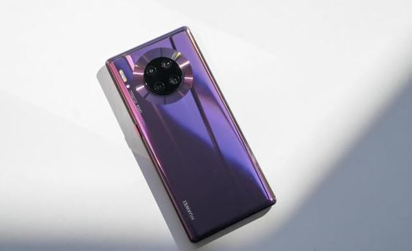 华为Mate30Pro和小米10Pro怎么选 华为Mate30Pro和小米10Pro区别对比_手机评测_手机学院_本站