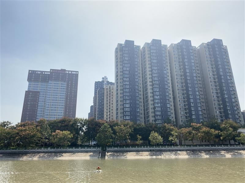 华为Mate30Pro简评 华为Mate30Pro外观、拍照、性能、网络、续航及上手体验评测_手机评测_手机学院_本站