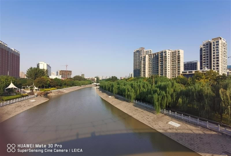 华为Mate30Pro简评 华为Mate30Pro外观、拍照、性能、网络、续航及上手体验评测_手机评测_手机学院_本站