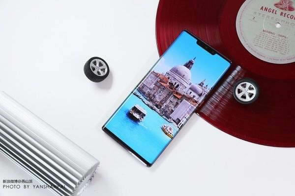 三星s20FE和华为mate30pro哪个好-参数对比