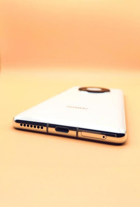 华为Mate40Pro值得入手吗 华为Mate40 Pro首发上手体验评测_手机评测_手机学院_本站