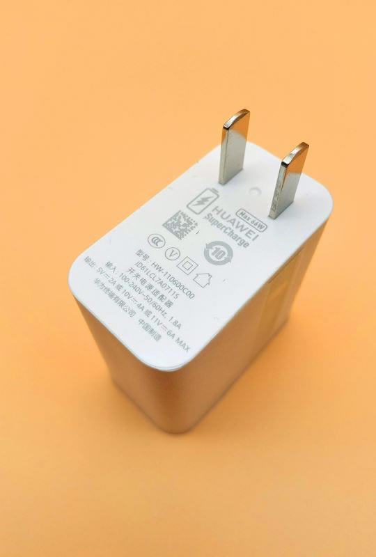 华为Mate40Pro值得入手吗 华为Mate40 Pro首发上手体验评测_手机评测_手机学院_本站