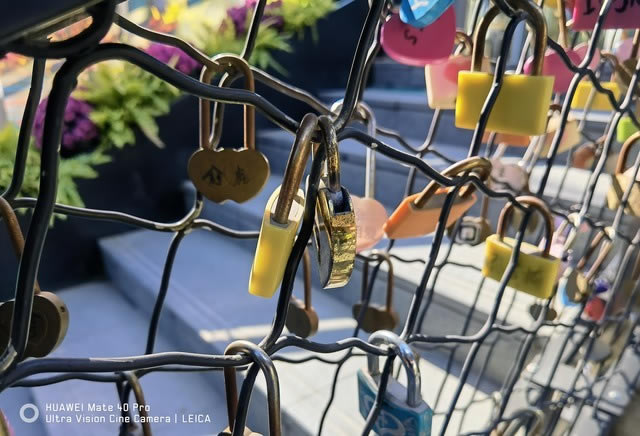 ��ΪMate40 ProӰ�����⣺����һ�����⿨����֪Ӱ�� 