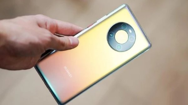 iphone12��mate40pro�ĸ��� iphone12��mate40pro�ԱȽ���_�ֻ�����_�ֻ�ѧԺ_��վ