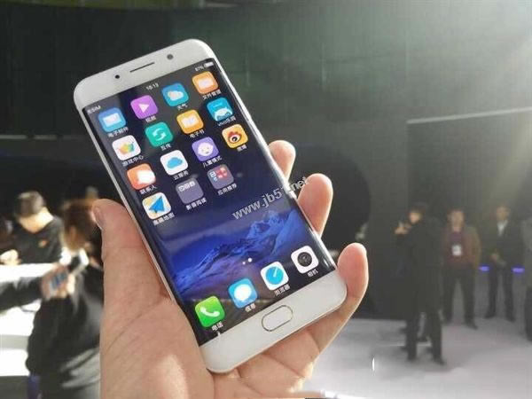 vivo Xplay6和华为mate9哪个好 华为mate9和vivo Xplay6详细区别对比评测_手机评测_手机学院_本站