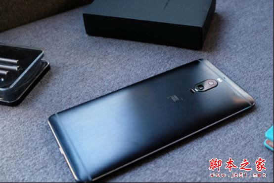 金立M2017和华为Mate9哪个值得买?金立M2017和华为Mate9保时捷版全面区别对比评测图解