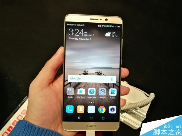 华为Mate9月光银版本的现场真机图赏:边框更是几乎没有_安卓手机_手机学院_本站