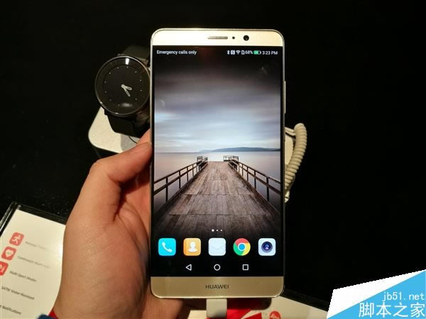 华为Mate9月光银版本的现场真机图赏:边框更是几乎没有_安卓手机_手机学院_本站