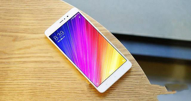 华为Mate9和小米5s Plus哪个值得买?小米5s Plus与华为Mate9全面区别对比详细评测图解_手机评测_手机学院_本站