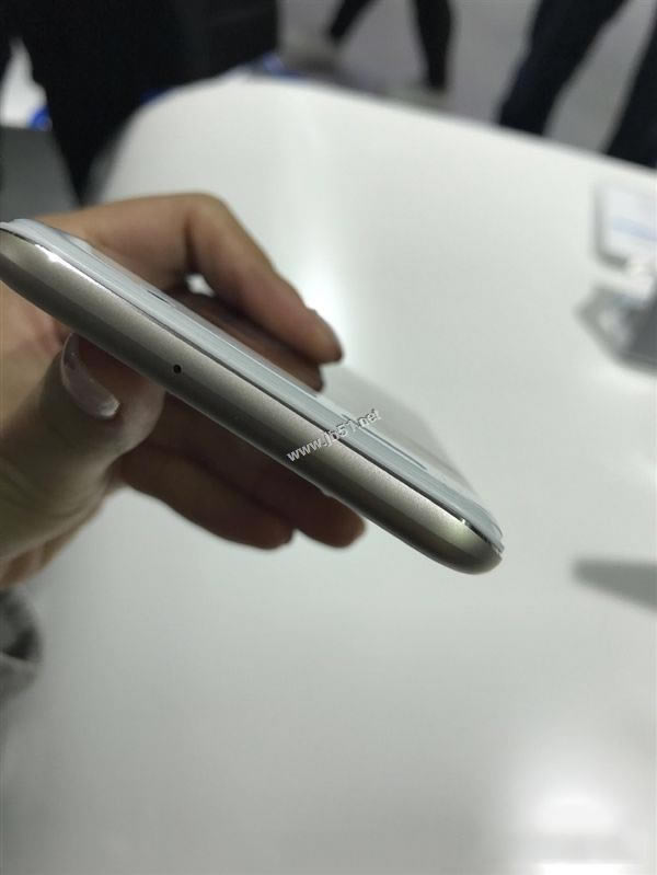 vivo Xplay6和华为mate9pro哪个好 华为mate9pro和vivo Xplay6详细区别对比评测_手机评测_手机学院_本站