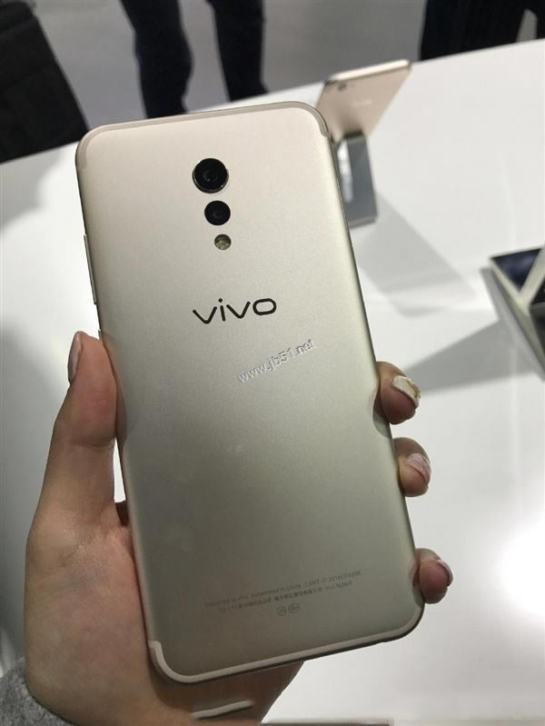 vivo Xplay6和华为mate9pro哪个好 华为mate9pro和vivo Xplay6详细区别对比评测_手机评测_手机学院_本站