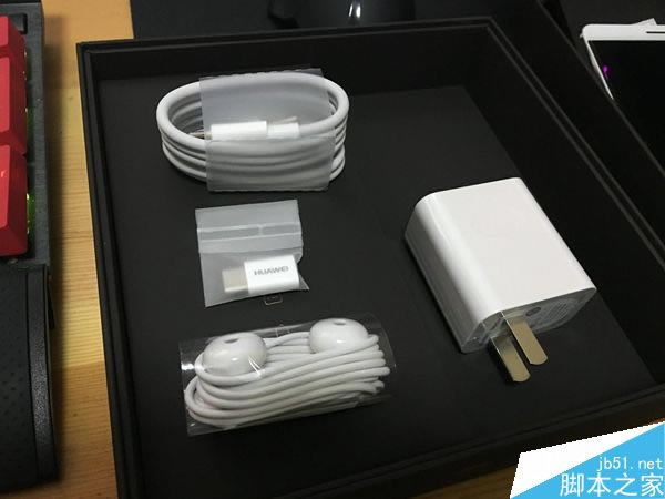 华为Mate9网友开箱上手评测 4GB+32GB可流畅体验