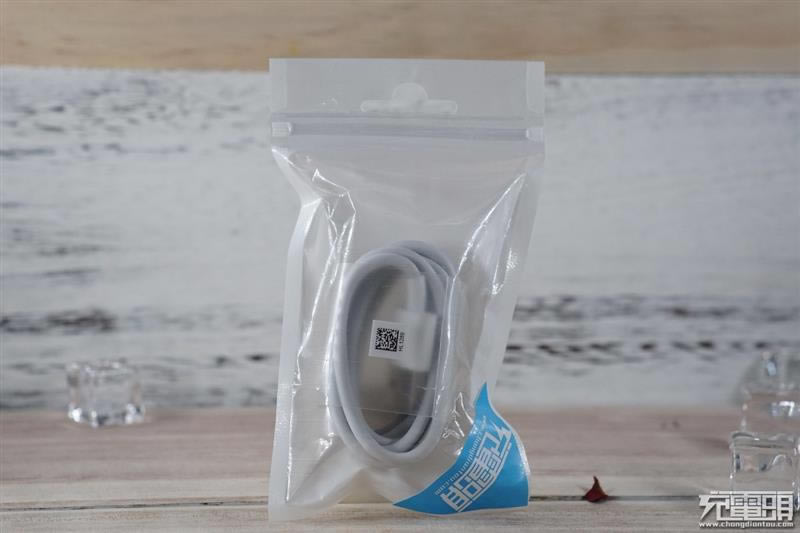 5A的过电流能力到底如何?华为Mate 9原装Type-C数据线拆解_硬件综合_硬件教程_本站