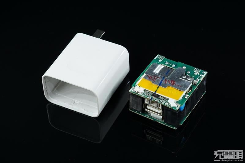 充电效果如何?华为Mate 9原装充电器SuperCharger拆解与评测_硬件综合_硬件教程_本站