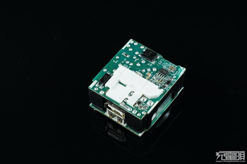 充电效果如何?华为Mate 9原装充电器SuperCharger拆解与评测_硬件综合_硬件教程_本站