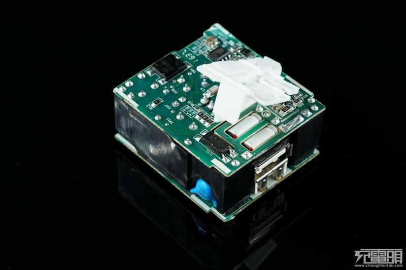 充电效果如何?华为Mate 9原装充电器SuperCharger拆解与评测_硬件综合_硬件教程_本站