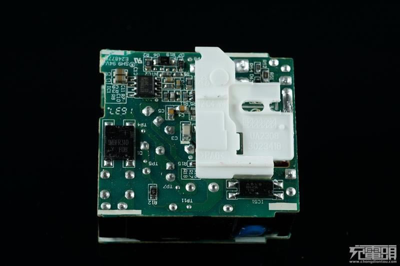 充电效果如何?华为Mate 9原装充电器SuperCharger拆解与评测_硬件综合_硬件教程_本站