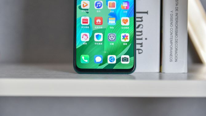 华为nova5 Pro评测 3000元内年轻用户的新选择_手机评测_手机学院_本站