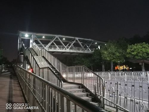 华为nova5i手机值不值得买 极点全面屏+4000mAh电池华为nova5i全面评测_手机评测_手机学院_本站