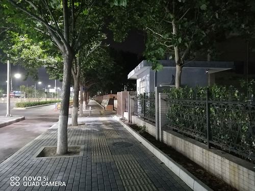 华为nova5i手机值不值得买 极点全面屏+4000mAh电池华为nova5i全面评测_手机评测_手机学院_本站