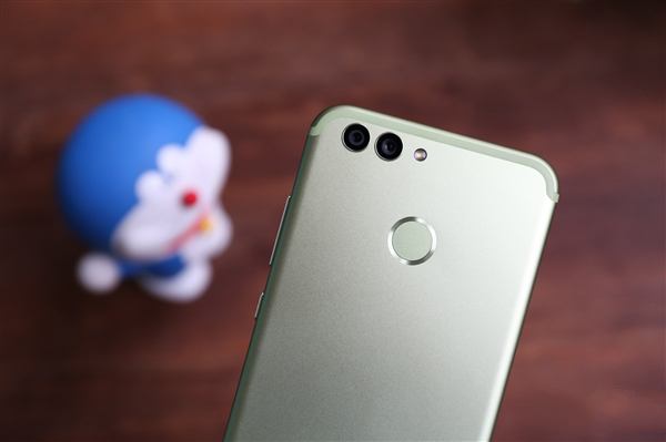 一加5和华为nova2哪个好?华为nova2和一加手机5全面区别对比评测