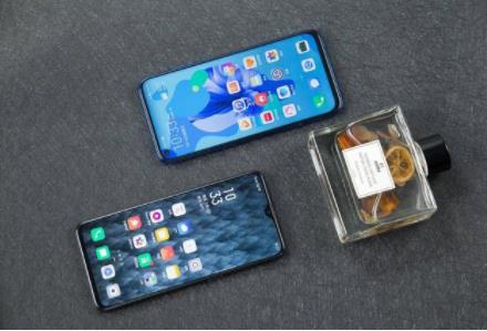 OPPO RenoZ和华为nova5i哪款好 OPPO RenoZ和华为nova5i区别对比_手机评测_手机学院_本站
