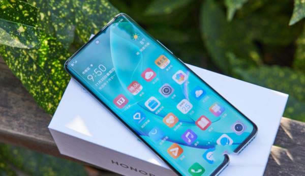 荣耀60和小米10s怎么选 荣耀60和小米10s区别对比_手机评测_手机学院_本站