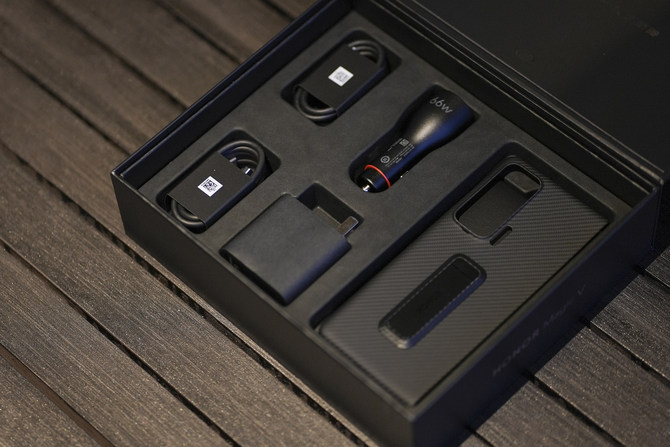 荣耀Magic V值得入手吗 荣耀Magic V体验评测_手机评测_手机学院_本站