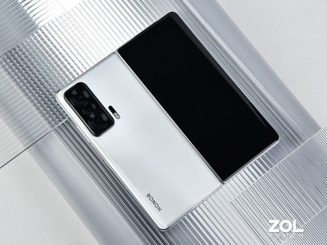 荣耀Magic V折叠屏手机评测   从未如此惊艳_手机评测_手机学院_本站