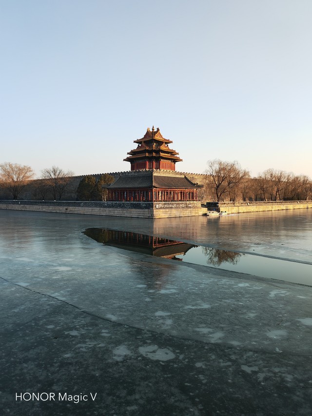 荣耀Magic V折叠屏手机评测   从未如此惊艳_手机评测_手机学院_本站