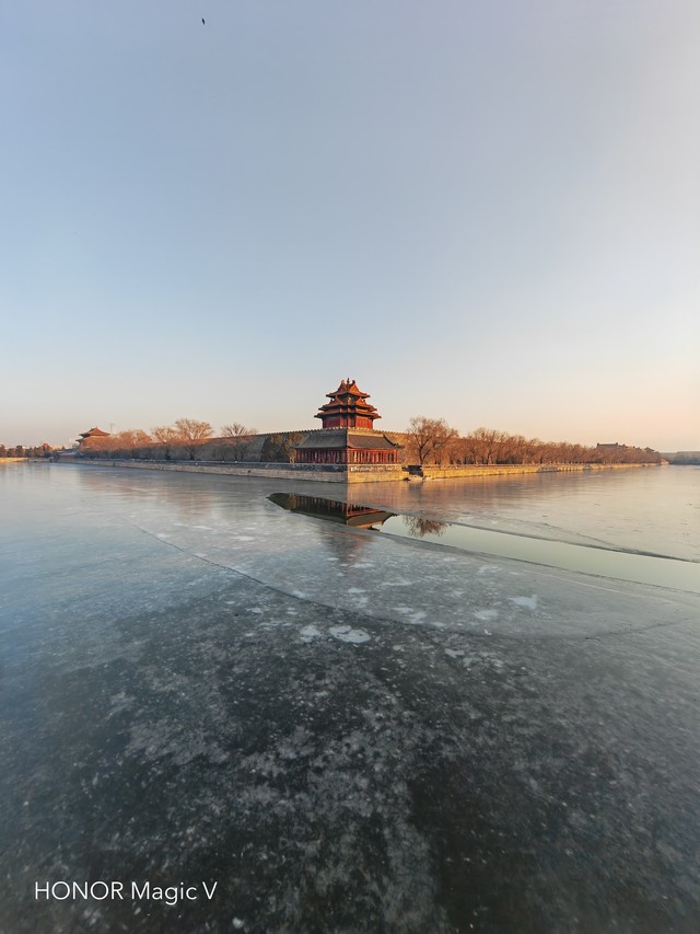 荣耀Magic V折叠屏手机评测   从未如此惊艳_手机评测_手机学院_本站